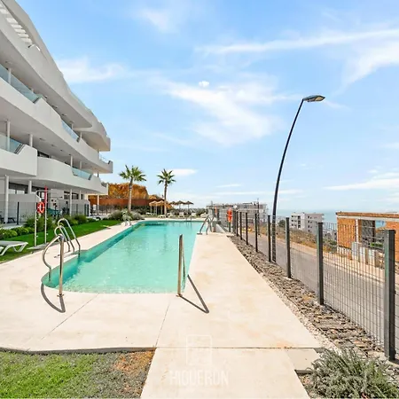 Higueronrentals Sunny Sea View Retreat *