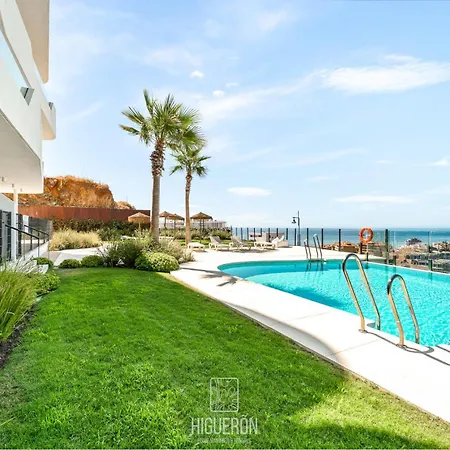 Higueronrentals Sunny Sea View Retreat 아파트